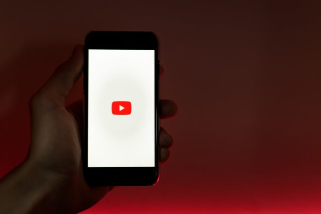 YouTube tests product recognition in videos