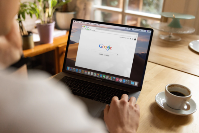 Google Ads va abandonner les annonces textuelles grand format (ETA)